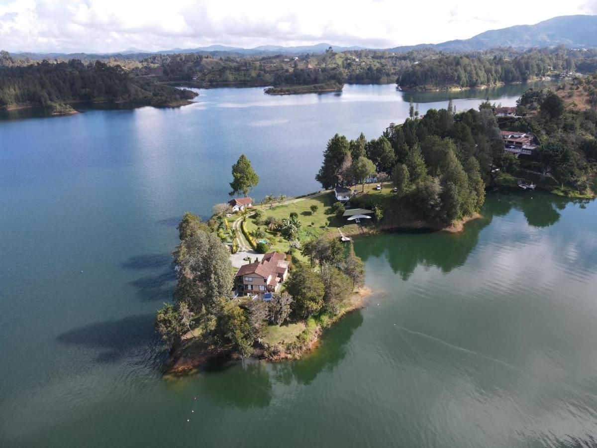 Maison d'hôtes El Trebol à Guatapé Extérieur photo